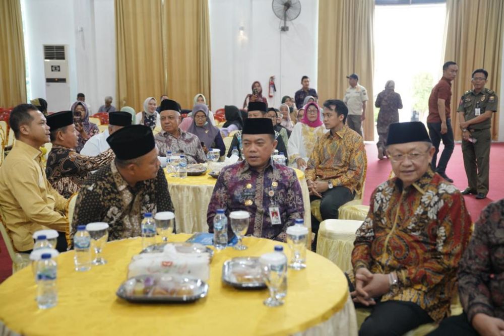 Gubernur Jambi Dr. Al Haris, S. Sos, MH menghadiri acara halal bihalal yang di selenggarakan oleh Persatuan Keluarga Kabupaten Sarolangun (PERKASA) yang ada di Kota Jambi, Kamis (08/06/2023).