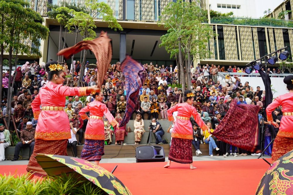 SATU HARI BERSAMA JAMBI yang berlangsung di Anjungan Mall Sarinah Jakarta, Sabtu (08/07/2023). 