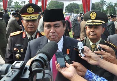 Gubernur HBA didampingi Kapolda dan Darem 042 Gapu diwawancarai sejumlah awak media.