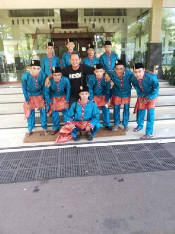Tim kesenian Senda Ensamble Percussion, yang mewakili provinsi Jambi dalam gelaran Tabuh Ramadhan (Tabur) di Trans 7