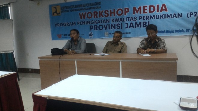 Nara Sumber workhsop media dalam rangka sosialisasi P2KP.