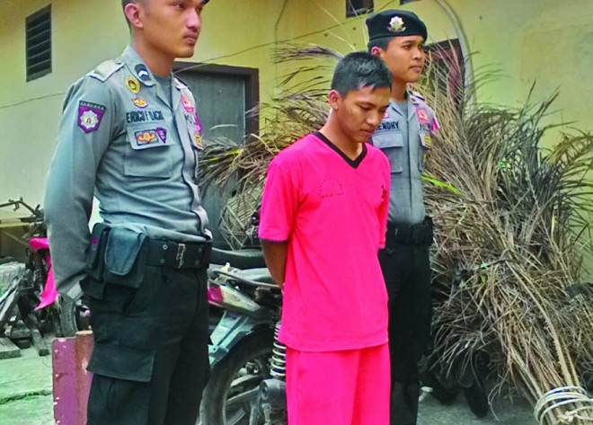 Tersangka pembakaran lahan sawit.jpg