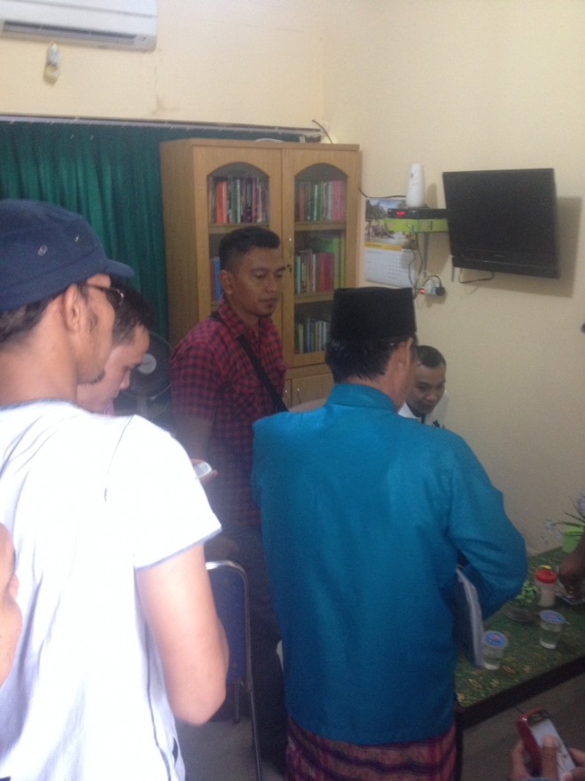 Fatahuddin Abdi, ketika menjalani pemeriksaan di kejaksaan.