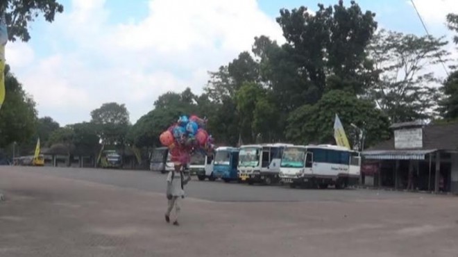 suasana terminal Alam Barajo.