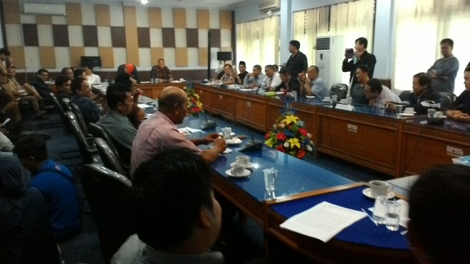 Suasana hearing pedagang dan DPRD kota Jambi.