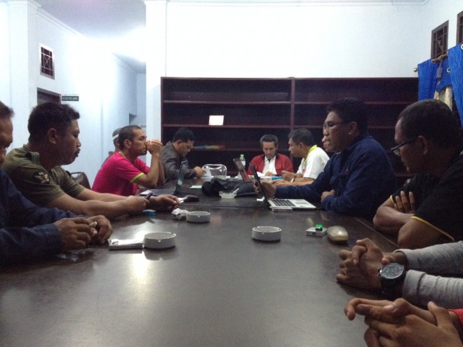 Mursyid Sonsang, ketua umum Perkemi Jambi saat pimpin rapat pleno pengurus Perkemi Jambi.