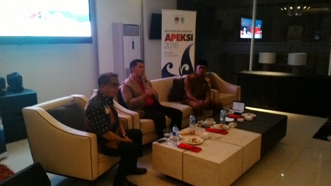 Wali Kota Jambi H. Syarif Fasha menggelar konferensi pers terkait pelaksanaan Munas Apeksi.