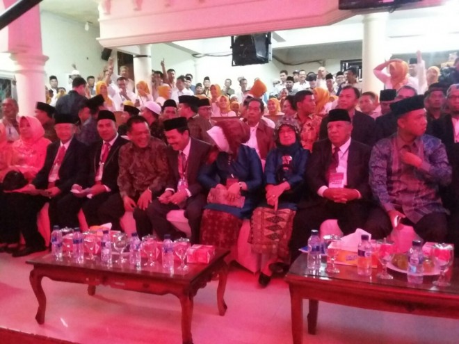 Terlihat dua paslon cabup dan cawabup Sarolangun.