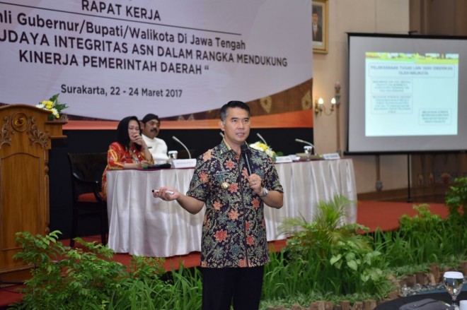 Walikota ketika jadi pembicara.