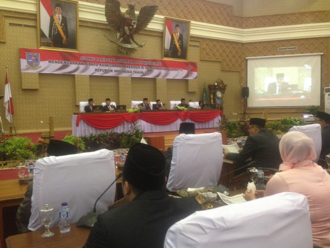 Sidang Paripurna Istimewa DPRD Kota Jambi mendengarkan pidato kenegaraan Presiden RI dalam rangka HUT RI ke-72