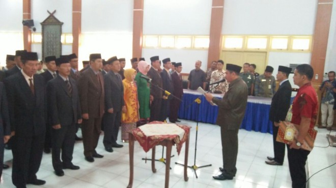 Bupati Bungo Mashuri saat melantik pejabat eselon II beberapa waktu lalu