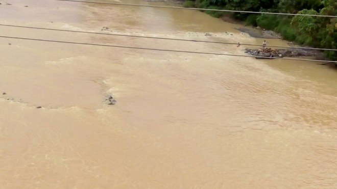 Kondisi air sungai jujuhan yang pekat dan keruh akibat aktifitas Peti