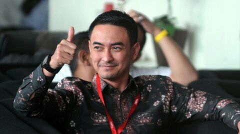 Gubernur Jambi Zumi Zola