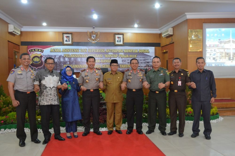 Wagub Hadir dalam Asistensi dan Supervisi Antisipasi Konflik Sosial Pelaksanaan Operasi Mantap Praja 2018 dalam rangka Pengamanan Pilkada Serentak Tahun 2018, bertempat di Balai Siginjai Mapolda Jambi, Senin (29/01).