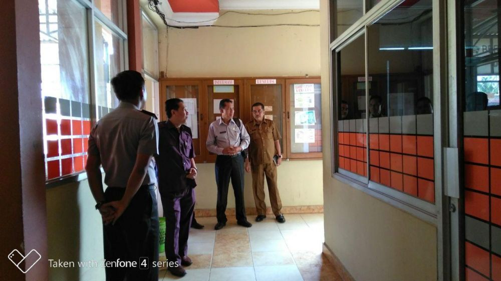Syahirsah ketika berada di Polres Batanghari.