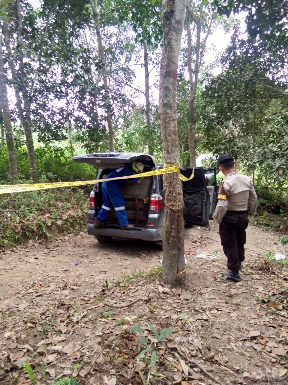 Minyak mentah yang diamankan TNI.