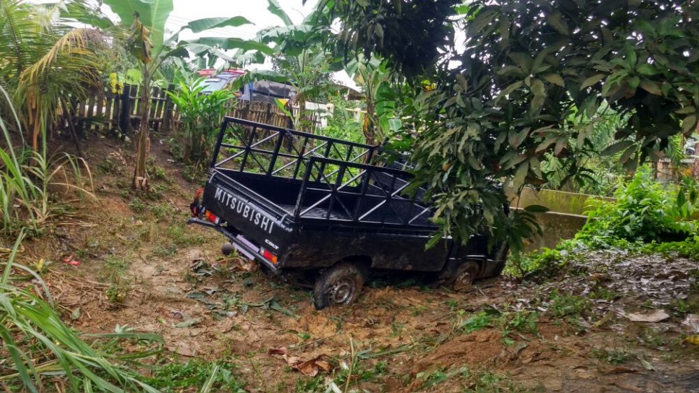Mobil curian yang nyungsep