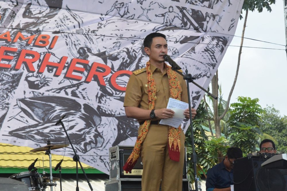 Sambutan Gubernur Zola Acara Pentas Seni dan Ekspo SMA N 5 Kota Jambi.