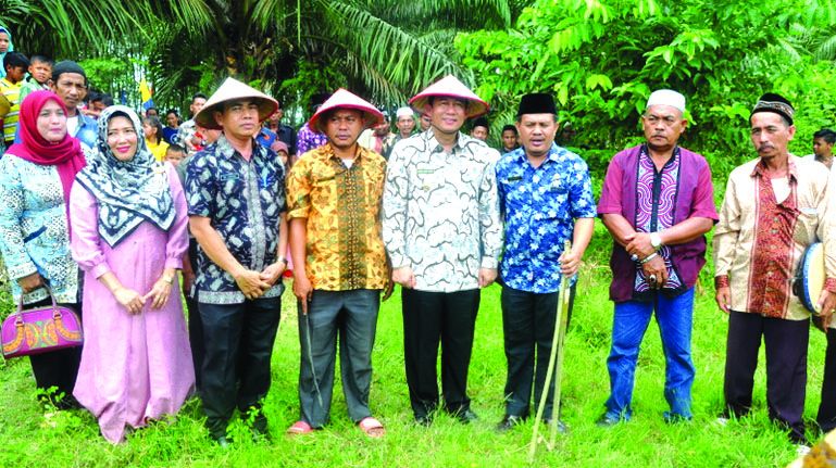 BBS Foto bersama warga.