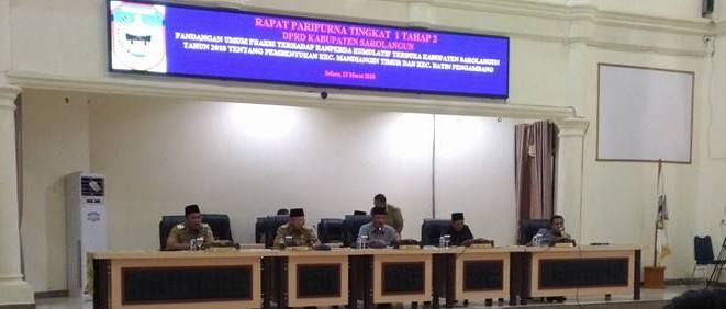 Suasana di ruang rapat paripurna DPRD Sarolangun