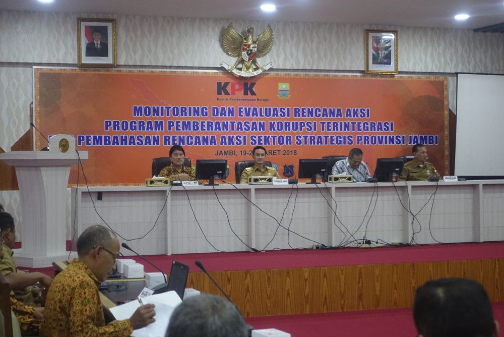 Gubernur Jambi Zumi Zola membuka kegiatan Korsupgah KPK di ruang pola kantor gubernur Jambi