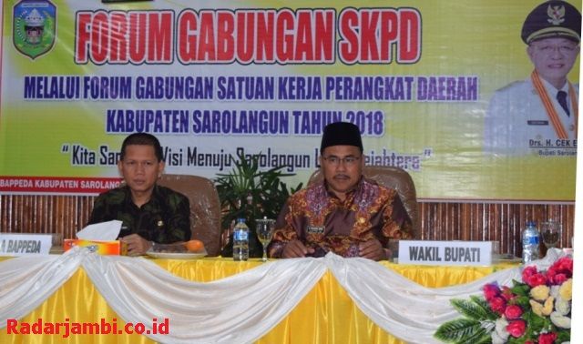 Wabup, H Hillalatil Badri dan Kepala Bappeda, Ir Dedy Hendry MSi hadir diacara Forum Gabungan SKPD yang berlangsung pada Kamis (22/2), siang