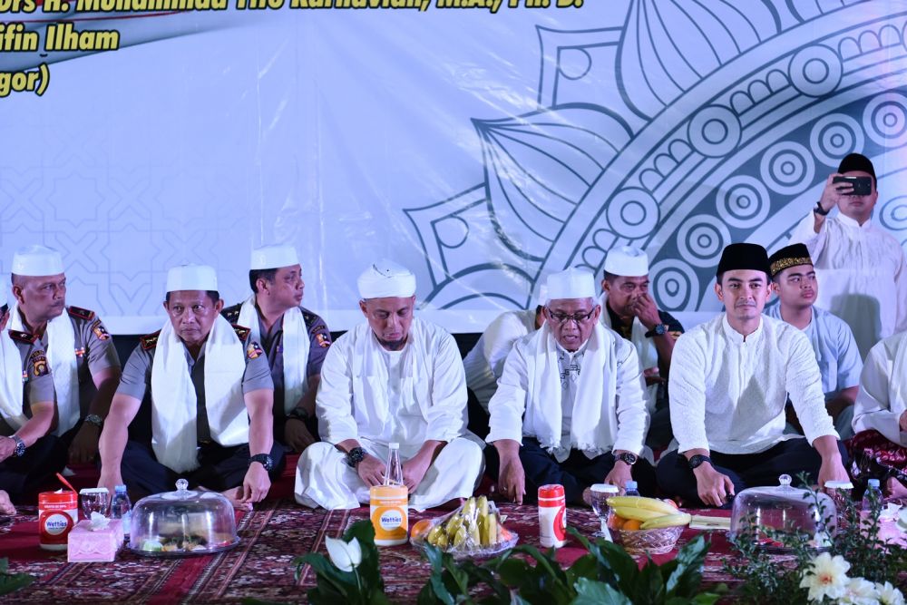 Tabligh Akbar dan Istighotsah di Masjid Agung Al Falah Jambi 