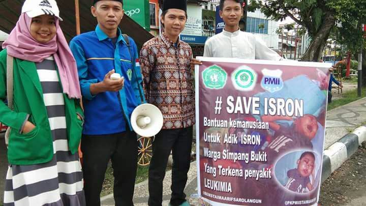 Aksi penggalangan yang dilakukan PMII Cabang Sarolangun untuk Muhammad isron, Selasa (27/3)
