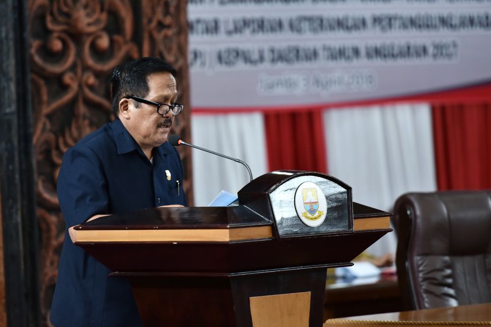Fraksi Demokrat  Memberi  Pandangan  terhadap LKPJ Gubernur 2017