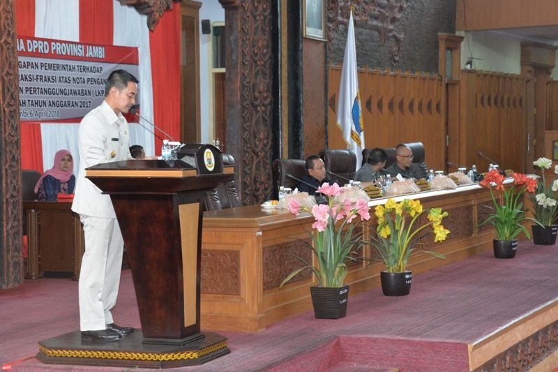Gubernur menyampaikan Penjelasan Pemerintah terhadap Pandangan Umum Fraksi-Fraksi DPRD Provinsi Jambi Atas Nota Pengantar Laporan Keterangan Pertanggung Jawaban (LKPj) Gubernur Jambi Tahun Anggaran 2017, 