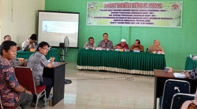 Suasana rapat penilaian AMDAL PT SPC Mandiangin di Dinas Lingkungan Hidup Sarolangun