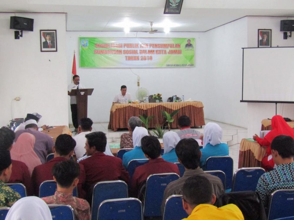  Sosialisasi publik tentang izin pengumpulan sumbangan sosial dalam Kota Jambi Tahun 2018 di ruang aula kantor Dinsos Kota Jambi