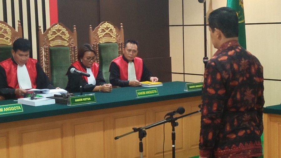 Erwan Malik mantan Plt Sekda Provinsi Jambi Mejelis Hakim Tipikor menjatuhkan hukuman lebih tinggi yaitu dengan vonis 4 tahun dalam kasus suap uang ketok palu pengesahaan RAPBD Provinsi Jambi tahun 2018