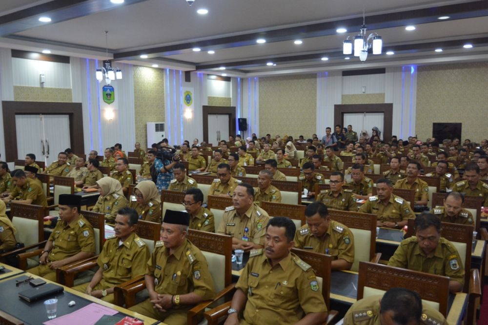 Rapat Koordinasi (Rakor) Camat se-Provinsi Jambi semester pertama 2018 fokus pada peningkatan peran camat dalam menjaga netralitas Aparatur Sipil Negara (ASN) pada pelaksanaan pemilihan kepala daerah, pemilihan legislatif dan pemilhan Presiden.