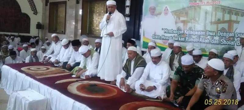 Dzikir dan Tabligh Akbar Pemkab Sarolangun bersama KH M Arifin Ilham di Masjid As Sulthon, Kelurahan Aur Gading, Kecamatan Sarolangun pada Jum'at (25/5), lalu  