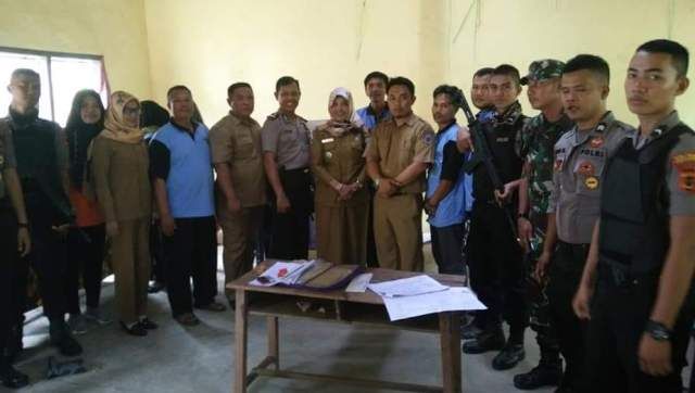 Sukses, Panitia Pilkades Kertopati bersama tim pemantau dan aparat keamanan