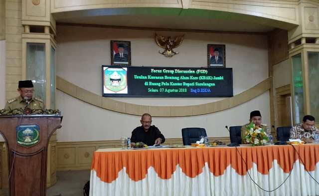 Kata sambutan Bupati H Cek Endra bersamaan membuka FGD usulan penetapan KBAK Bukit Bulan, Kecamatan Limun.