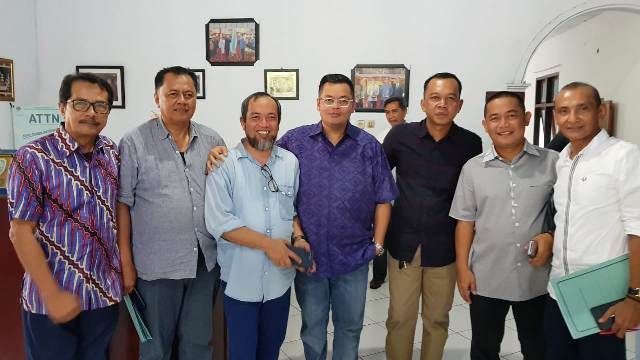 Foto bersama rapat pleno Kadin  Provinsi Jambi