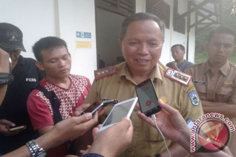 Sekda Sarolangun, Drs H Thabroni Rozali saat dikonfirmasi sejumlah awak media, beberapa waktu yang lalu 