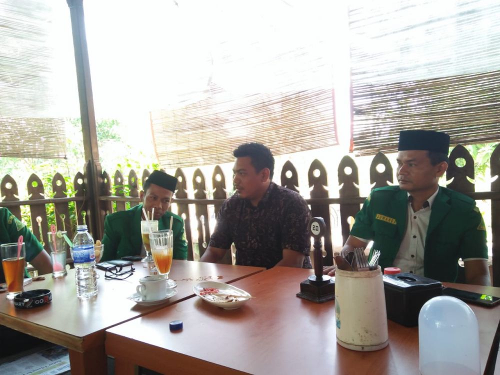 Gerakan Pemuda (GP) Ansor  Nahdlatul Ulama (NU) Provinsi Jambi saat diskusi dengan awak media tentang kegiatan kirab satu negeri di Jambi.