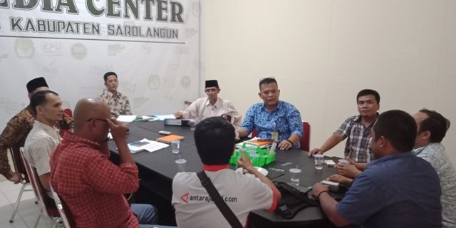 Konfrensi pers KPUD Sarolangun, lalu