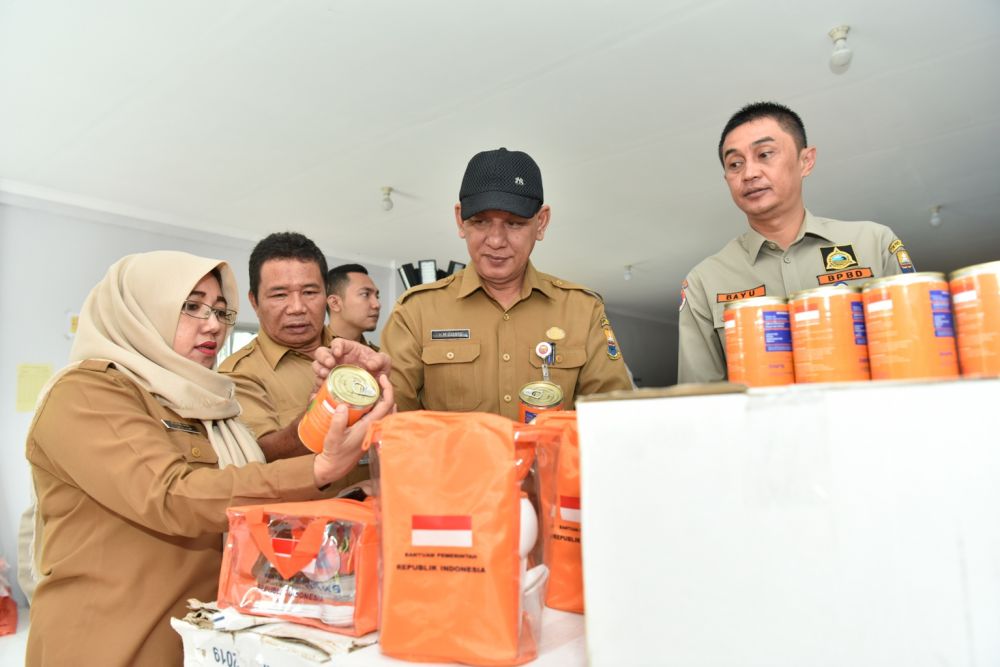 Sekda M Dianto Saat Meninjau Kesiapan Logistik di Dinas Sosial dan BPBD