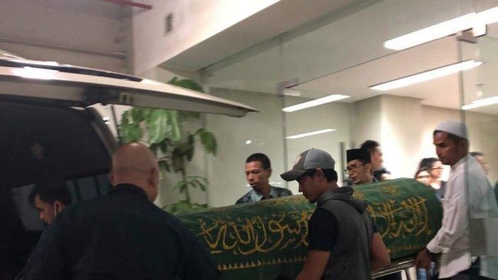 Jenazah Zulkifli Nurdin Saat Tiba di Jambi