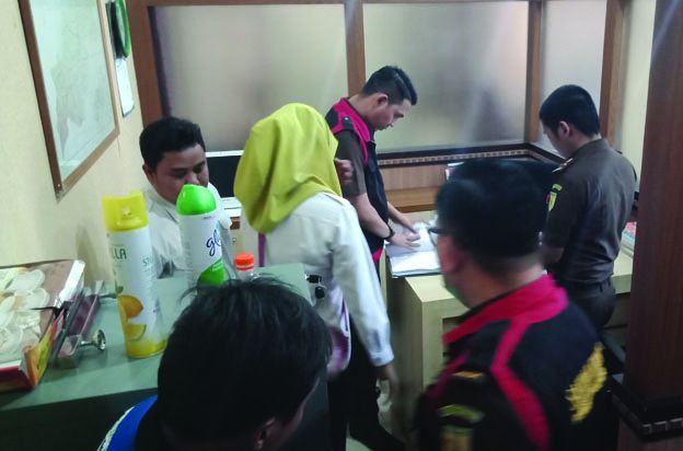 Penggeledahan di Ruang Asisten Pemerintahan dan Administrasi Setda Pemkab Sarolangun
