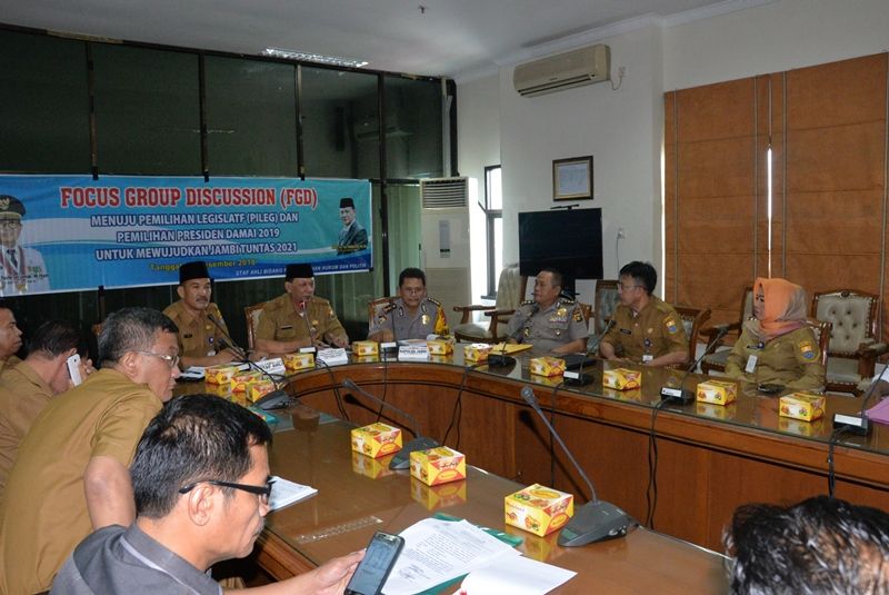Sekda Membuka  Forum Group Discussion (FGD) Menuju Pemilihan Legislatif dan Pemilihan Presiden Damai 2019