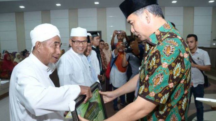 Fasha Beri Insentif Kepada Petugas Syara