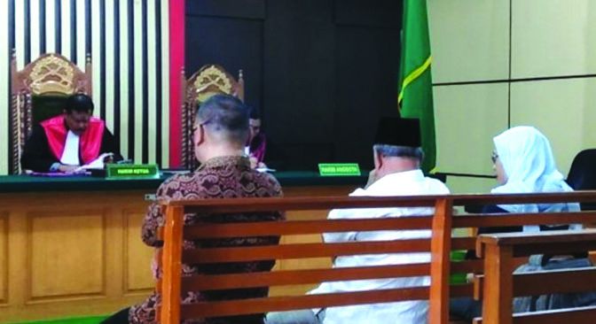 Madel Ketika Menjalani Sidang di Pengadilan Tipikor Kemarin