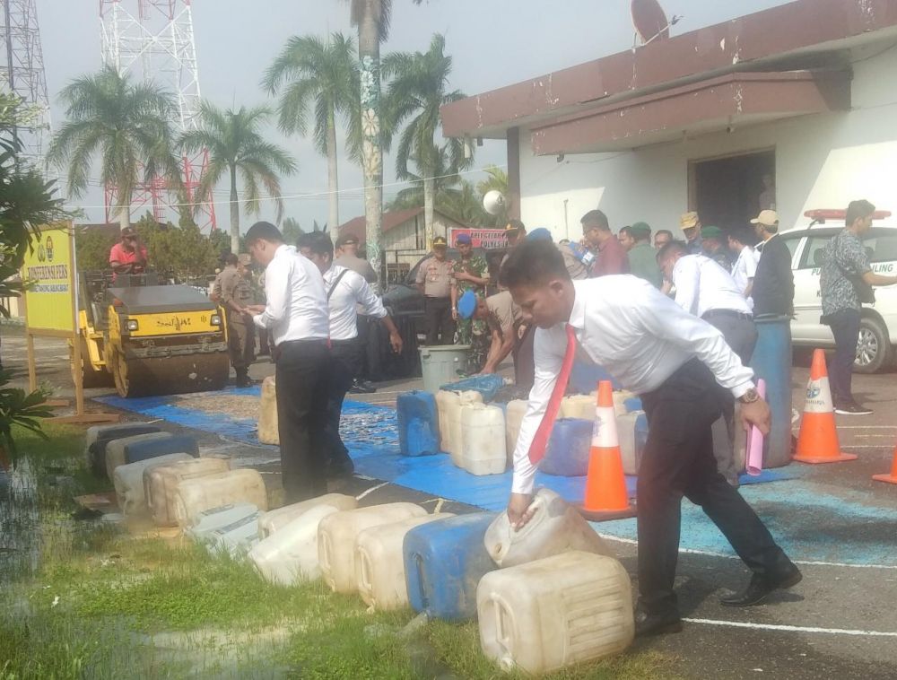 Pemusnahan Miras dan Petasan Hasil Operasi Pekat 