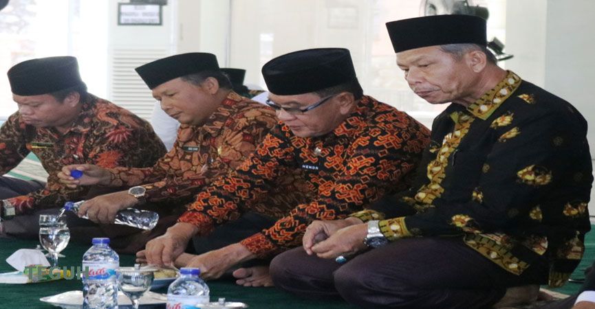 Plt Sekda Merangin Serta Pejabat Lainnya, Saat Menghadiri Lomba Mengurus Jenazah