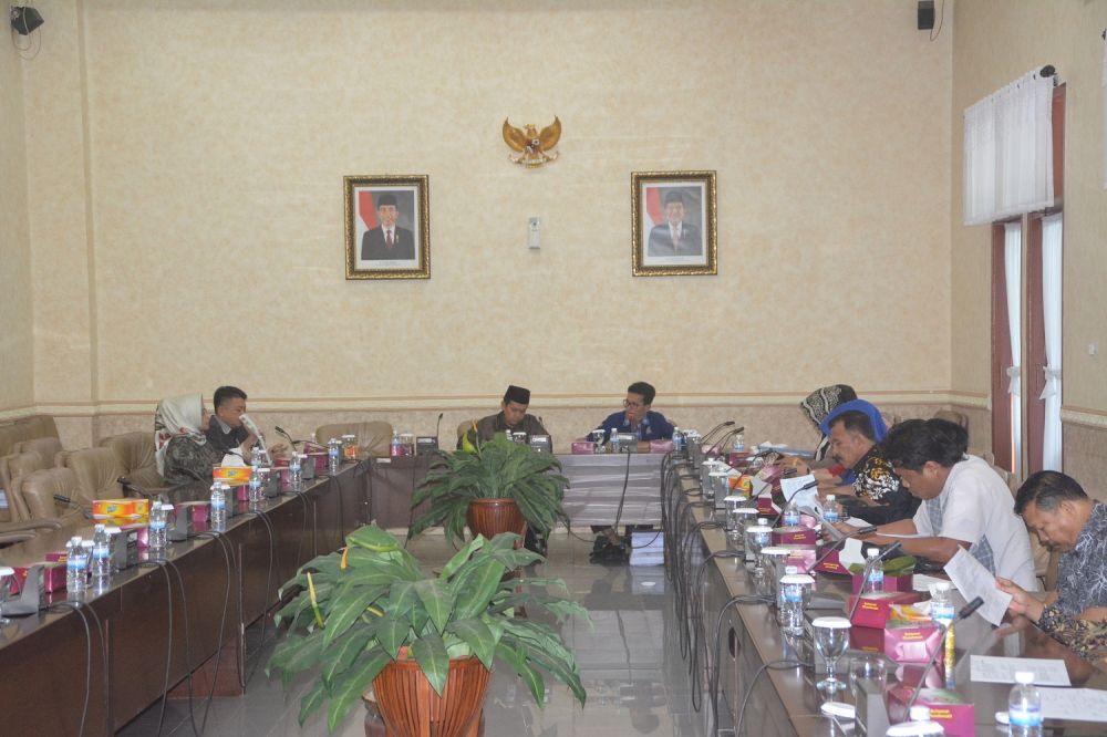 Pertemuan Bapemperda DPRD Provinsi Jambi dengan DPRD Kabupaten Batanghari